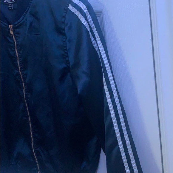 A satin blue zip up - Picture 5 of 5